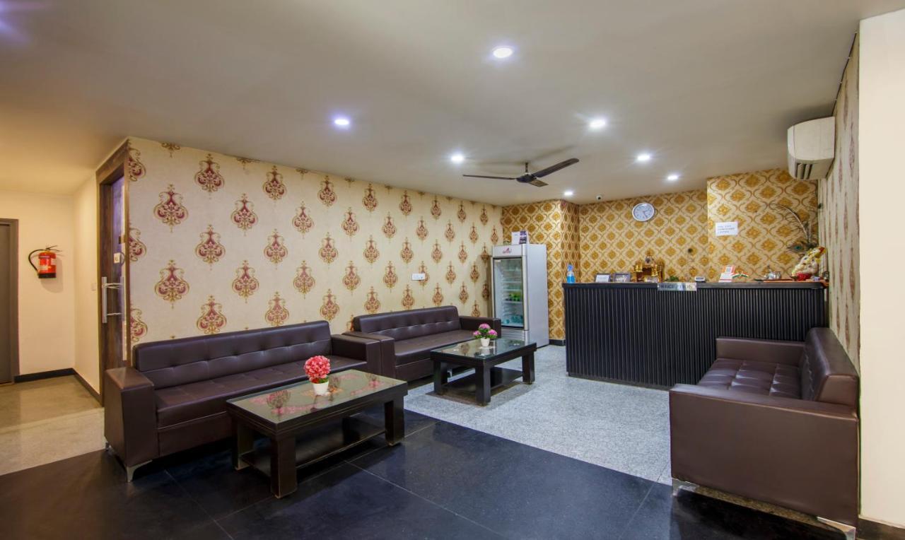 Treebo Noida Express Hotel Buitenkant foto