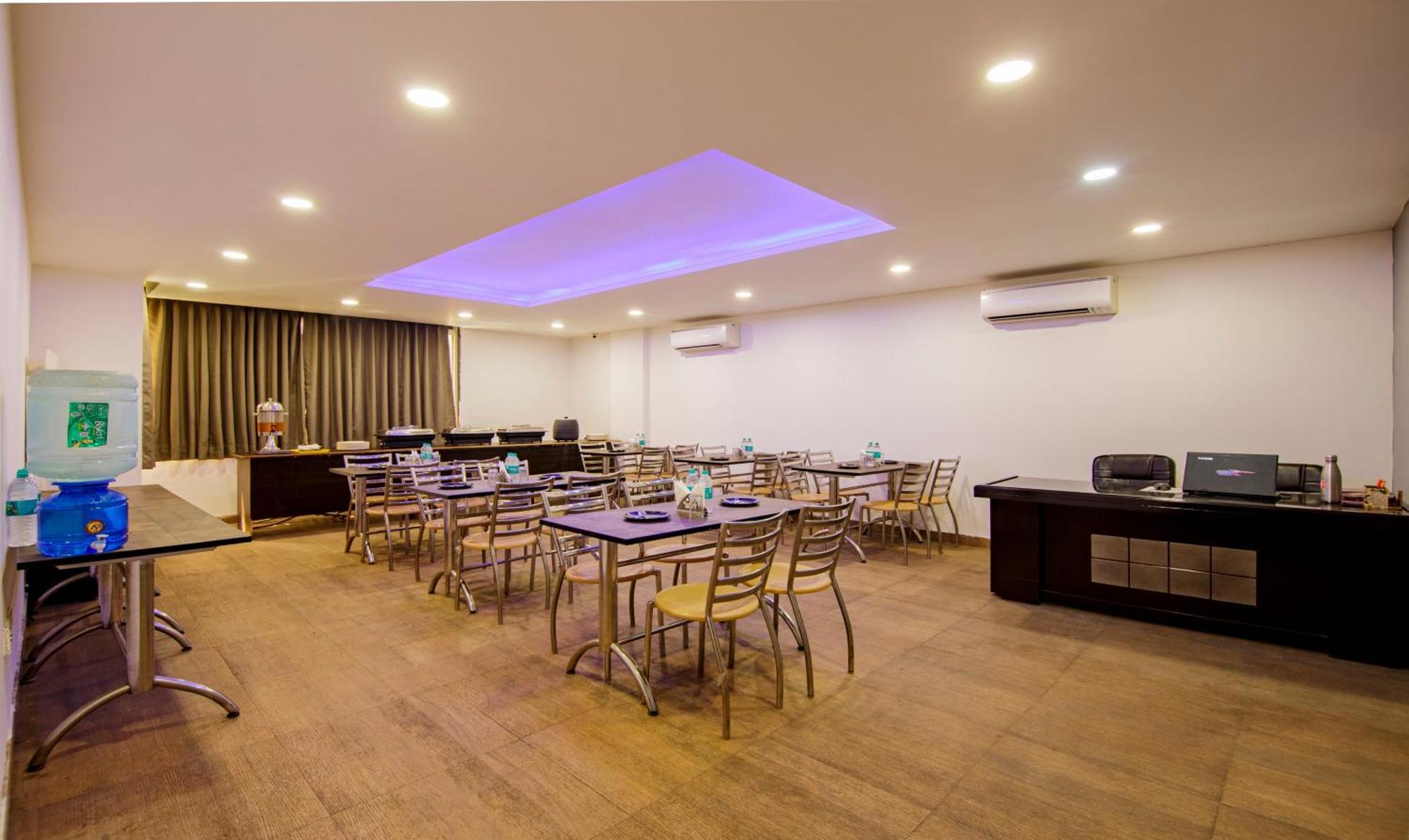 Treebo Noida Express Hotel Buitenkant foto