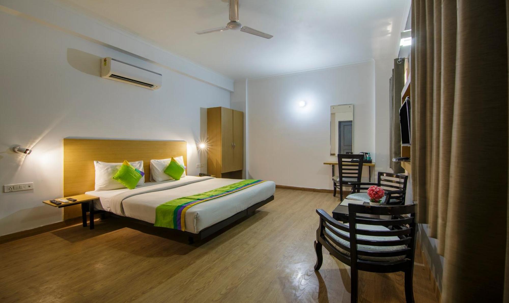 Treebo Noida Express Hotel Buitenkant foto