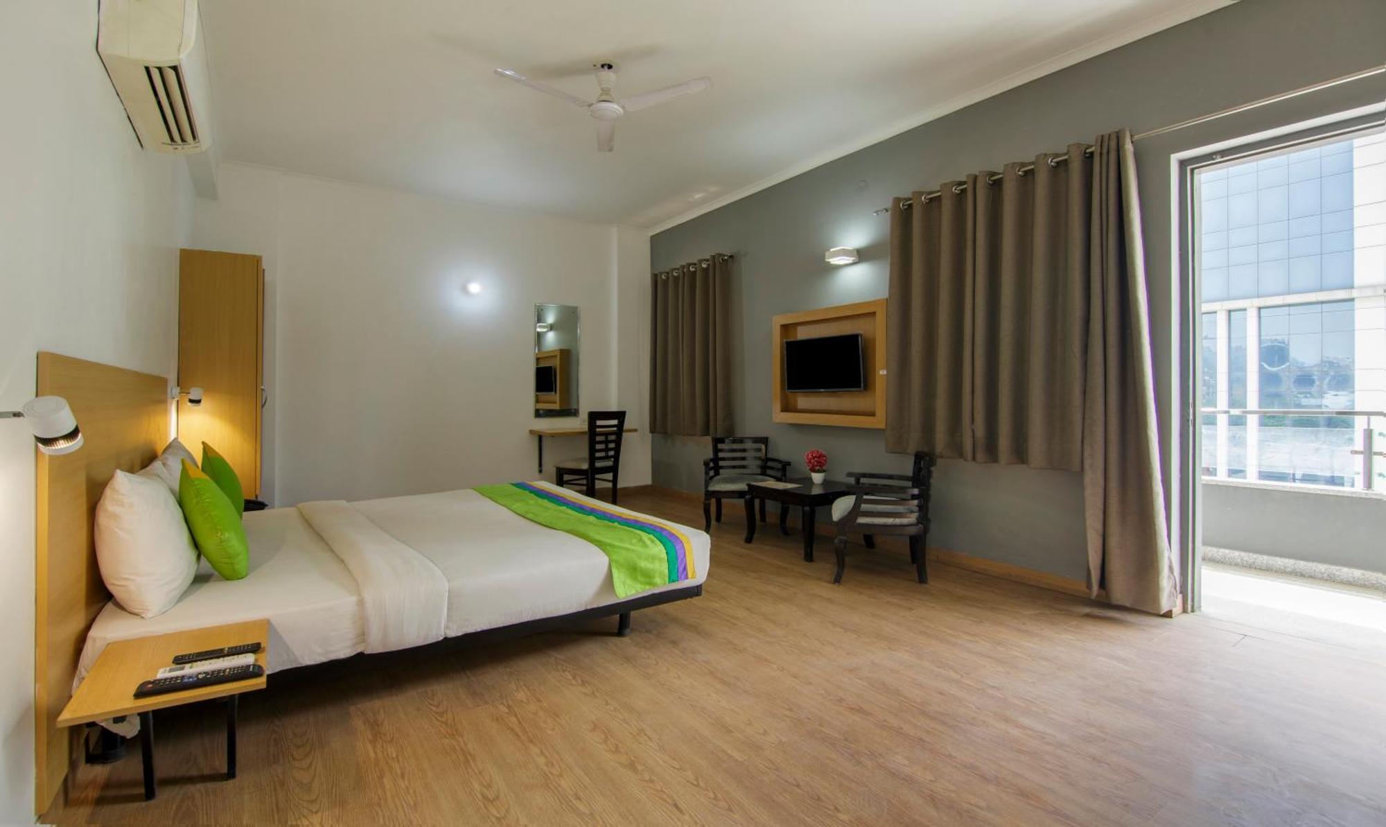 Treebo Noida Express Hotel Buitenkant foto